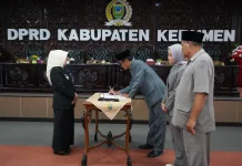 DPRD dan Bupati Kebumen Teken Persetujuan 3 Raperda Penting