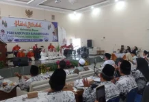 Wakil Bupati Banjarnegara Sholawatan di Halalbihalal PGRI