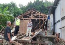 Rumah Kosong di Kebumen Roboh Diterjang Hujan Angin