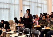 Ayam Bahagia Mengemuka, Mahasiswa Tantang Paradigma Peternakan Modern
