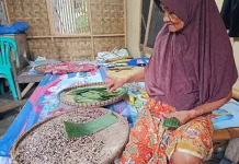 Harga Plastik Naik, Perajin Tempe di Banyumas Kurangi Produksi