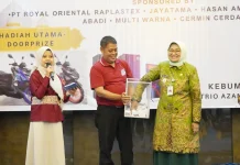 Industri Jas Hujan Kebumen dapat Jempol dari Bupati