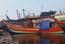 Harga Solar Non-Subsidi Naik, Banyak Nelayan Tegal Tunda Keberangkatan Melaut