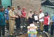PMI Kabupaten Tegal Salurkan Bantuan Korban Terdampak Kebakaran di Jatinegara
