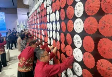 Ribuan Payung Warnai 20 Tahun Puhua Purwokerto