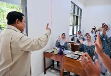 Prabowo Tinjau SMAN 1 Cilacap, Pastikan Revitalisasi dan MBG Berjalan Baik