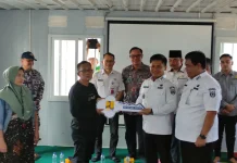 Pemkab Tegal Menyerahkan 456 Unit Huntara kepada Warga Desa Padasari