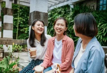 Dilema Sandwich Generation: Beban Finansial dan Mental Gen-Z