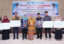 May Day Kebumen, Ahli Waris Pekerja Terima Santunan dan Beasiswa Pendidikan