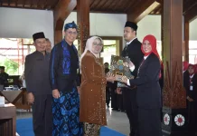 Momen Hardiknas, Bupati Kebumen Lantik 242 Kepala Sekolah di Pendopo Kabumian
