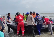 Satpolairud Polres Tegal Bantu Evakuasi Jenazah ABK yang Meninggal di Laut