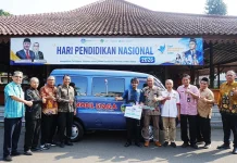 Pemkab Banyumas Serahkan Bantuan Mobil Siaga kepada Desa Kalibagor