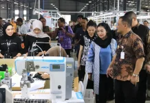 Gubernur Jawa Tengah Bersama Bupati Brebes Tinjau Industri Padat Karya PT GEI