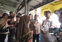 Menteri PKP Meninjau Langsung Warga Penerima Bantuan Bedah Rumah di Brebes
