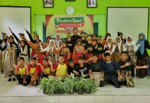 Siswa Kelas 4 SDN Karangnangka Kedungbanteng Gelar Pentas Seni