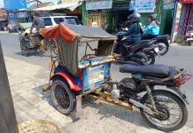 Kenaikan BBM Bebani Pengemudi Bentor, Becak Listrik Jadi Alternatif