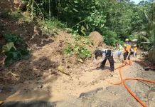 Tanah Longsor Tutup Jalan di Panusupan Purbalingga