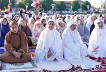 Salat Iduladha di Alun-Alun Kebumen: Bupati Lilis Salat Bersama Ribuan Warga