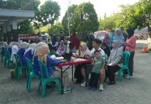 Dokkes Polres Tegal Berikan Layanan Kesehatan di CFD Alun-alun Hanggawana
