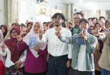 Koko Kenalkan Buku “Berteman dengan Luka Masa Kecil” di Purwokerto