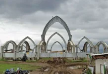 Halo RRI Tanggapi Pertanyaan Proses Pembangunan Masjid Seribu Bulan