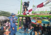 Ratusan Nelayan Ikuti Larung Sesaji Sedekah Laut di Tegal
