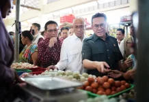 Bupati Banyumas Dampingi Mendag Budi Santoso Pantau Harga Bahan Pokok