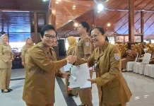 329 Guru di Cilacap Terima SK Penugasan Sebagai Kepala Sekolah