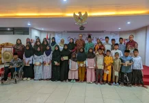 Universitas Harkat Negeri Tegal Gelar Khitan Massal dan Santunan Anak Yatim