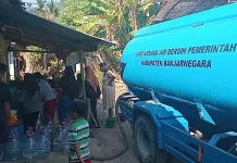 Krisis Air Bersih Meluas, Warga Desa Gemuruh Banjarnegara Antre Bantuan Air BPBD