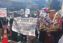 Ratusan Nasabah Mandiri Taspen Purwokerto Gelar Aksi, Tuntut Pembatalan Kredit