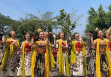 Penampilan “Lengger Bule” Meriahkan Grebeg Sura Baturraden 2026