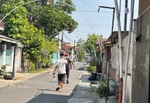 Menjelang Bulan Kemerdekaan, Warga Bukateja Gotong Royong Hias Lingkungan