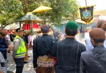 Polisi Amankan Upacara Adat Wilujengan Ganti Langse di Makam Amangkurat