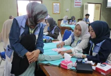 Cegah Anemia, Warga Kalisalak Ikuti Skrining Hemoglobin Gratis