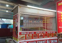 Nasi Cokot Bu Yayuk, Kuliner Praktis yang Mudah Dinikmati Mahasiswa