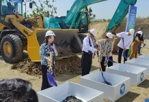Mentan Resmikan Peternakan Sapi Perah Terbesar di Indonesia di Brebes