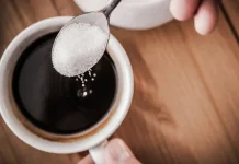 Dokter Ingatkan Bahaya Konsumsi Kopi dengan Gula Berlebihan