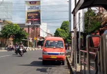 Angkot di Banyumas Masih Bertahan di Tengah Gempuran Transportasi Modern