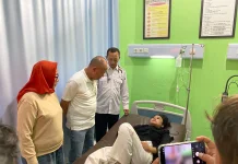 Bupati Banyumas Jenguk Korban Tribun Ambruk di Kejurnas Drift