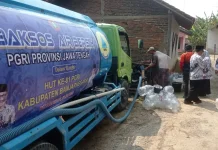 PGRI Jateng Salurkan 65 Tangki Air Bersih untuk Bantu Kekeringan di Banjarnegara