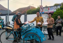 Jumat Berkah, Lapas Brebes Bagikan Puluhan Nasi Kotak