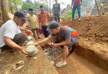 Gotong Royong Awali Pembangunan Masjid Baitur Rohman