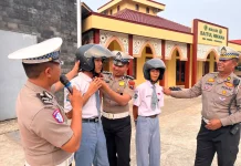 Jadi Inspektur Upacara di Sekolah, Satlantas Polres Purbalingga Sampaikan Pesan