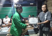 Mahasiswa KKN Responsif UIN Saizu Latih UMKM Desa Sokawera Membuat Poster Digital