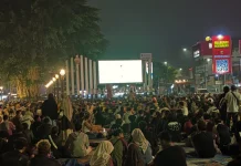 Antusias Nobar AFF 2026 di Alun-alun, UMKM Ikut Kecipratan Berkah
