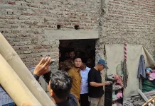 Rumah Warga Ambruk, Pemkab Tegal Berikan Bantuan Perbaikan 20 Juta