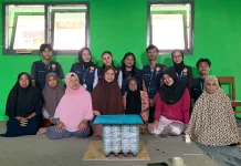 Mahasiswa KKN Unsoed Dorong Pengelolaan Sampah Melalui Program Ecobrick