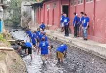 Cegah Pendangkalan Sungai, Demokrat Banyumas Keruk 50 Kubik Sedimen Sokaraja