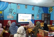 Mahasiswa UMP Edukasi Bahaya Formalin pada Makanan di SDN 2 Dukuhwaluh